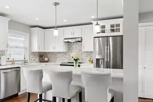 24 Essen Pl, Bethpage, NY 11714 - Photo 4