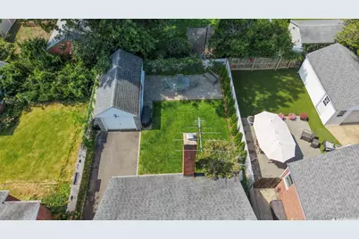117 Euston Road S, West Hempstead, NY 11552 - Photo 2