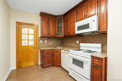 85-25 56th Avenue, Elmhurst, NY 11373 - Photo 28