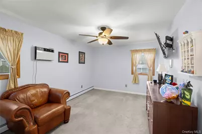 138 Main Avenue, Lake Grove, NY 11755 - Photo 32