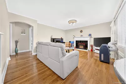 69 Stewart Avenue, Garden City, NY 11530 - Photo 12