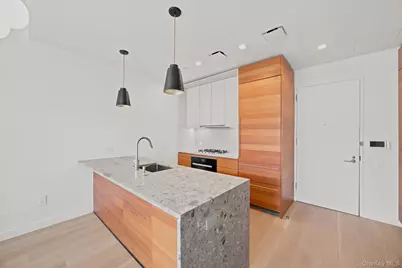 21-21 31st Street #4J, Astoria, NY 11105 - Photo 4