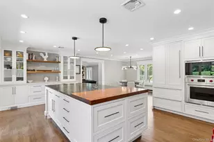 7 King Arthurs Ct, Saint James, NY 11780 - Photo 16