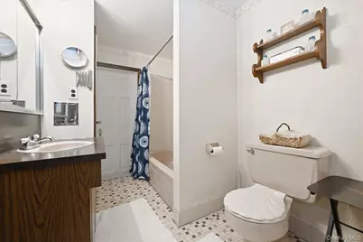 15 May Court, Rockville Centre, NY 11570 - Photo 22