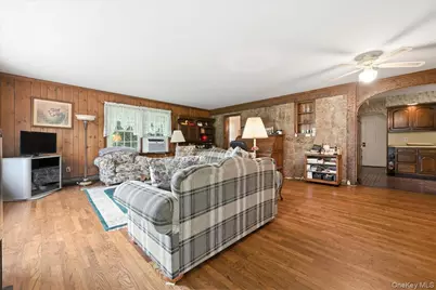 15 May Court, Rockville Centre, NY 11570 - Photo 8