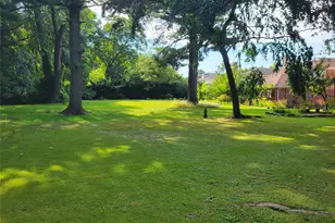 56-21 E Hampton Blvd, Bayside, NY 11364 - Photo 26