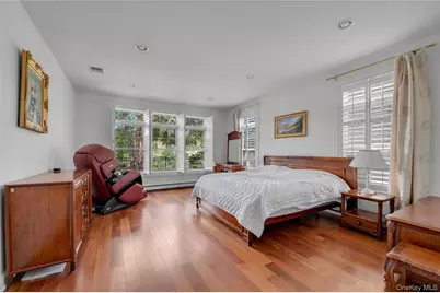 95 W Overlook, Port Washington, NY 11050 - Photo 14