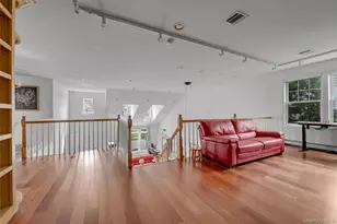 95 W Overlook, Port Washington, NY 11050 - Photo 20