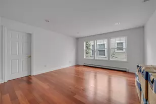 95 W Overlook, Port Washington, NY 11050 - Photo 22