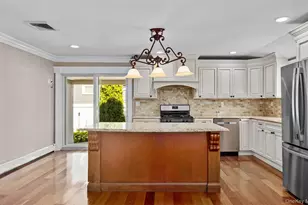 392 Philadelphia Ave, Massapequa Park, NY 11762 - Photo 4
