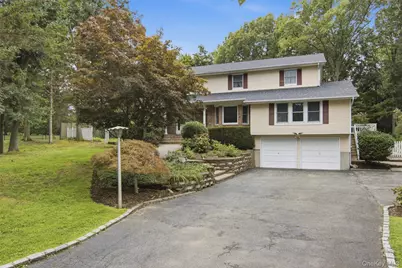 18 White Deer Court, Huntington, NY 11743 - Photo 2