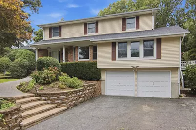 18 White Deer Court, Huntington, NY 11743 - Photo 1
