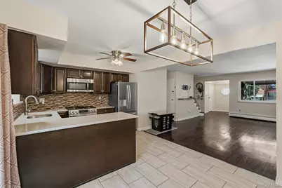 1018 Throggmorton Avenue, Bronx, NY 10465 - Photo 18