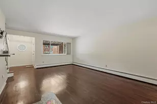 1018 Throggmorton Ave, Bronx, NY 10465 - Photo 12