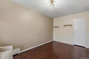 1018 Throggmorton Ave, Bronx, NY 10465 - Photo 26