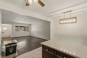 1018 Throggmorton Ave, Bronx, NY 10465 - Photo 16