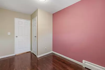 1018 Throggmorton Avenue, Bronx, NY 10465 - Photo 24