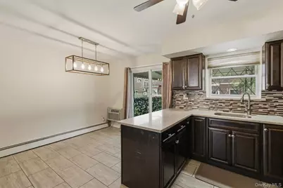 1018 Throggmorton Avenue, Bronx, NY 10465 - Photo 14