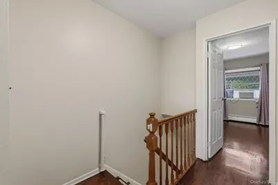 1018 Throggmorton Avenue, Bronx, NY 10465 - Photo 22