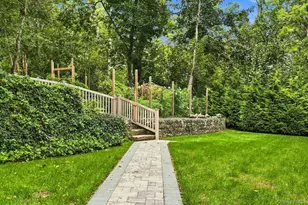 4 Anchorage Ln, Oyster Bay, NY 11771 - Photo 26