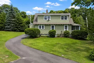 309 Church Ln, Aquebogue, NY 11931 - Photo 2