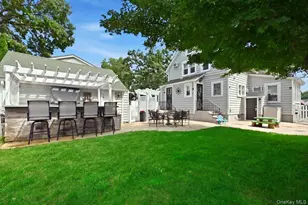 1090 Webber Ave, West Hempstead, NY 11550 - Photo 28