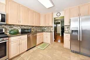 283 W Gates Ave, Lindenhurst, NY 11757 - Photo 14