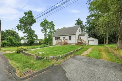4 Garrett Place, Poughkeepsie, NY 12603 - Photo 2