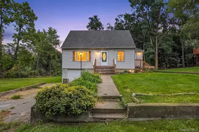 4 Garrett Place, Poughkeepsie, NY 12603 - Photo 1