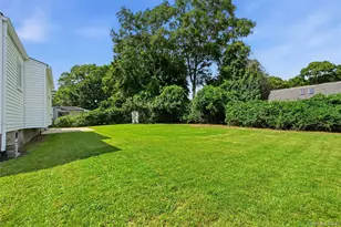 79 39th St, Islip, NY 11751 - Photo 26