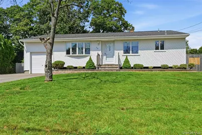 79 39th Street, Islip, NY 11751 - Photo 1