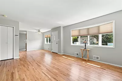 79 39th Street, Islip, NY 11751 - Photo 6