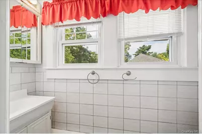 132 Washington Avenue, Patchogue, NY 11772 - Photo 16