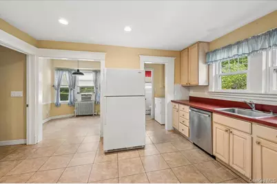 132 Washington Avenue, Patchogue, NY 11772 - Photo 12