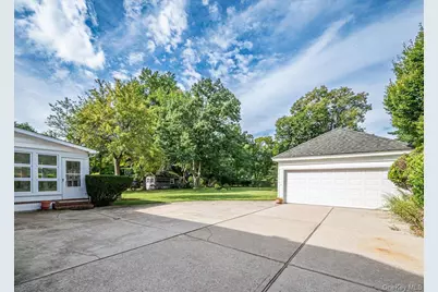 132 Washington Avenue, Patchogue, NY 11772 - Photo 30