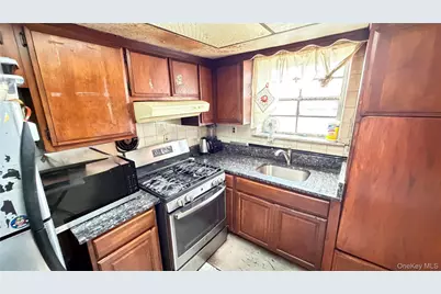 2016 Lafayette Avenue, Bronx, NY 10473 - Photo 2