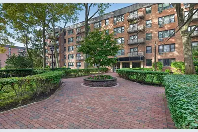 4 Birchwood Court #4G, Mineola, NY 11501 - Photo 6
