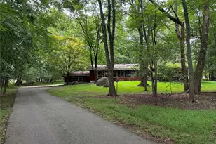140 Parrott Rd, West Nyack, NY 10994 - Photo 2