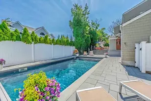 2 Ike Pl, Woodmere, NY 11598 - Photo 4