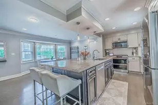 2 Ike Pl, Woodmere, NY 11598 - Photo 20