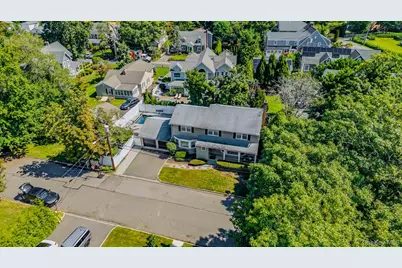 2 Ike Place, Woodmere, NY 11598 - Photo 32