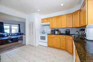 129 Arlyn Dr W, Massapequa, NY 11758 - Photo 10