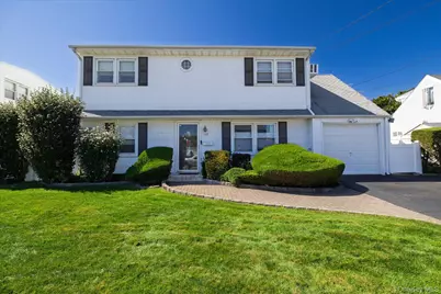 129 Arlyn Drive W, Massapequa, NY 11758 - Photo 2