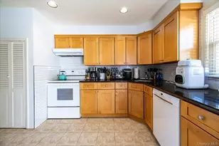 129 Arlyn Dr W, Massapequa, NY 11758 - Photo 8