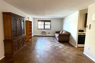 1085 Warburton Ave, Yonkers, NY 10701 - Photo 12