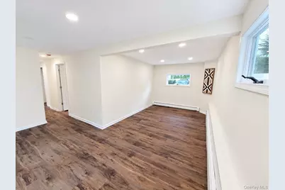 22 Brian Drive, East Islip, NY 11730 - Photo 8
