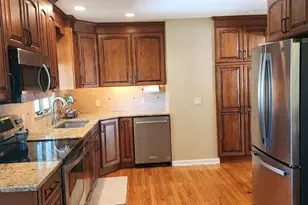 102 Meadow Ln, Poughkeepsie, NY 12603 - Photo 8