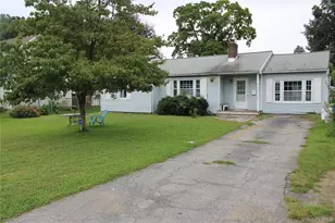 15 Caywood Pl, Hyde Park, NY 12538 - Photo 2