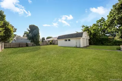 86 Union Avenue, Islip, NY 11751 - Photo 10