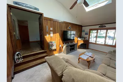 361 S Clinton Avenue, Lindenhurst, NY 11757 - Photo 12
